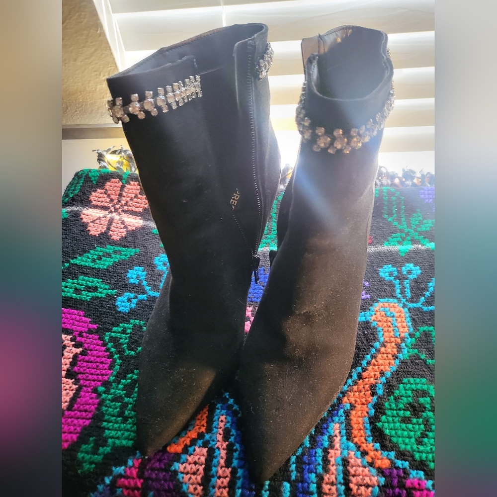 Elegant Black Women's Boots with Rhinestone Detailing